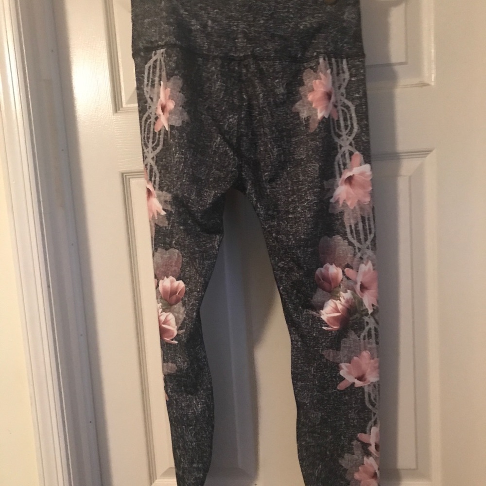 RBX size L leggings, black/white with roses